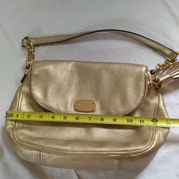 **WKEND SALE** Michael Kors Metallic Pale Gold Bedford Tassel Med - Picture 12 of 16